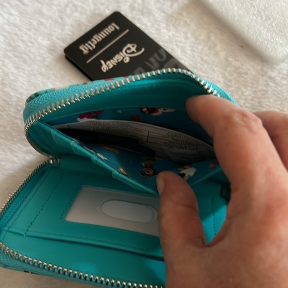 Disney Loungefly Pirate Treasure Map Wallet – New with Tags - Picture 3 of 3